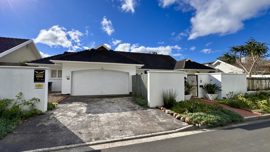 To Let 3 Bedroom Property for Rent in Tokai Western Cape